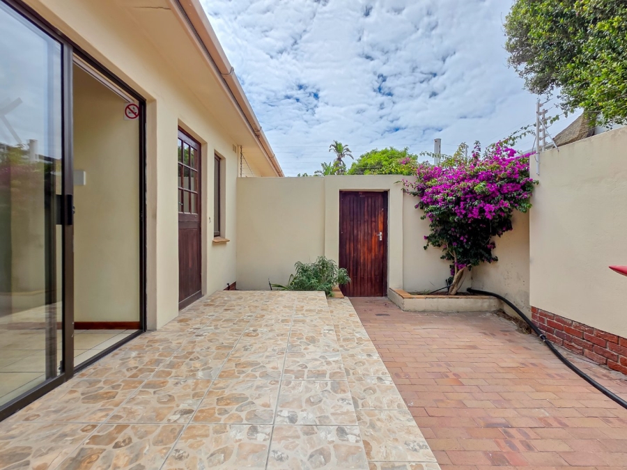 1 Bedroom Property for Sale in Bloubergrant Western Cape